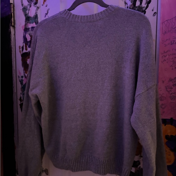 Hollister Gray Sweater with Bear Motif - Picture 3 of 3